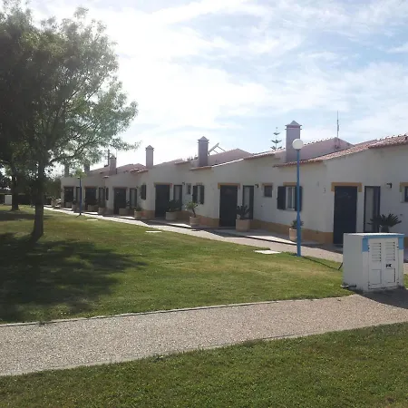 Parque De Campismo Do Serrao - Villas Serrao *