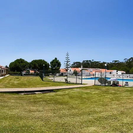 Parque De Campismo Do Serrão - Villas Serrão *